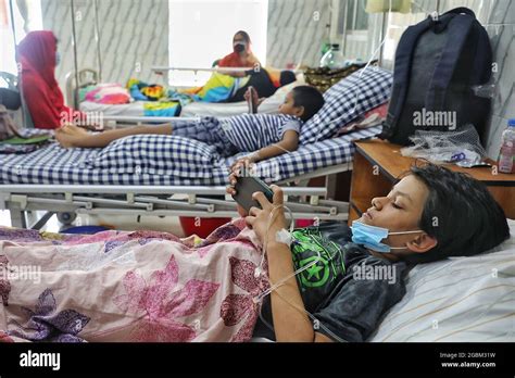 Dhaka Bangladesh August 4 A Child Is Treats In A Hospital Due He