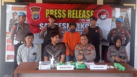 Terbungkus Dalam 3 Plastik Teh Cina Penyelundupan 3 3 Kg Sabu Asal