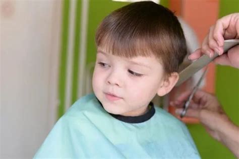 Hongo Cortes De Cabello Largo Para NiñOs hombres orejones