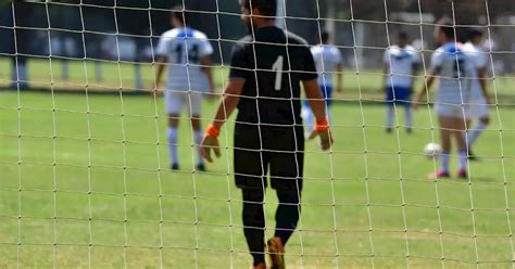 Efemérides del 14 de mayo Día del Futbolista y cumple años Mark