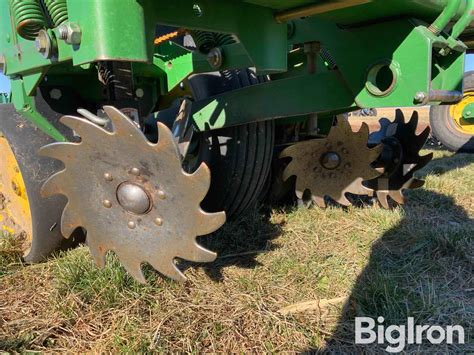 John Deere 7300 Maxemerge 2 Seed Planter Bigiron Auctions