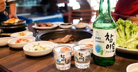 韓国焼酎「ソジュ」とはどんなお酒？ 人気銘柄「チャミスル」の韓国式の飲み方も紹介！ イエノミスタイル 家飲みを楽しむ人の情報サイト