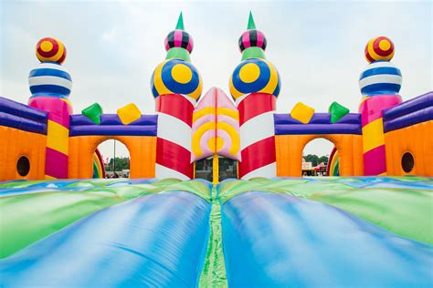 Worlds Biggest Bouncy Castle 🏰