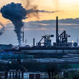 Stahlsparte In Der Krise Thyssenkrupp H Lt Am Gr Nen Stahl Fest