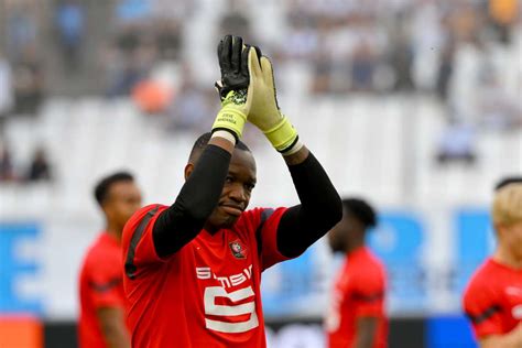 Mike Maignan Bless Steve Mandanda Appel Chez Les Bleus Flashscore Fr