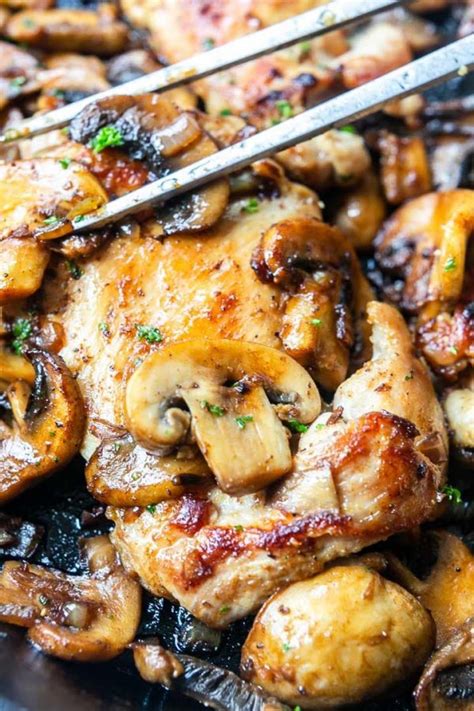 Kippendijen Met Champignons En Knoflook Delicious Recipe The