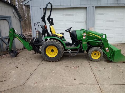 John Deere 2520 Tractor Loader Backhoe 65 Hours