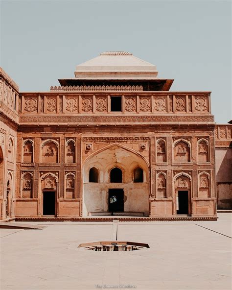 How To Visit Agra Fort History Entry Fees Tips For Visiting The