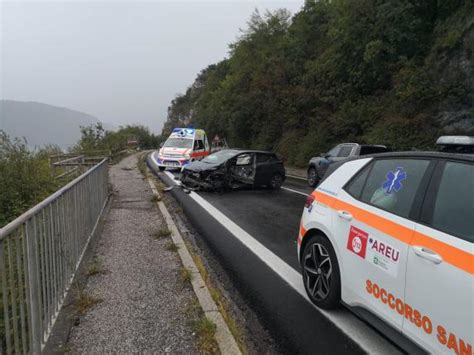 Marone Tir Sbanda Per Evitare Un Auto E Si Schianta Sulla Pista