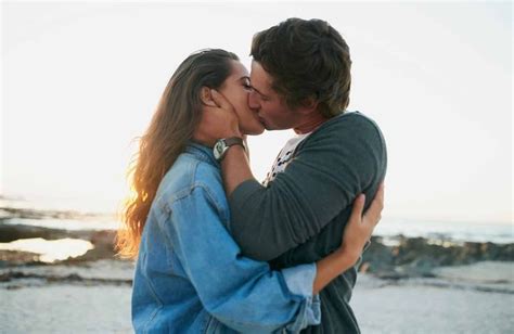 7 Things Happy Couples Do Differently Best Kisses Couples Doing