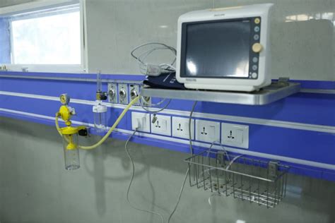 Extruded Baked Aluminum Ducts Blue Icu Bed Head Unit For Hospital At