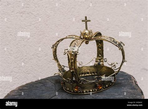 A Kings Crown With A Golden Cross Stock Photo Alamy