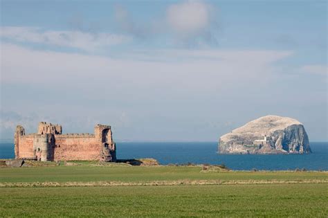 Epic Coastal Castles of Scotland: 15 Seaside strongholds along the ...