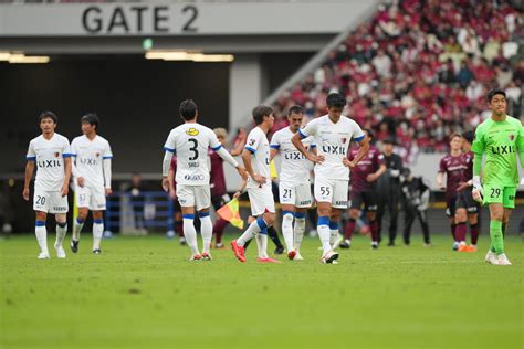 【鹿島】首位神戸に力負けし7年連続国内無冠、岩政監督「僕の力不足。人選も含め僕の責任」 J1写真ニュース 日刊スポーツ