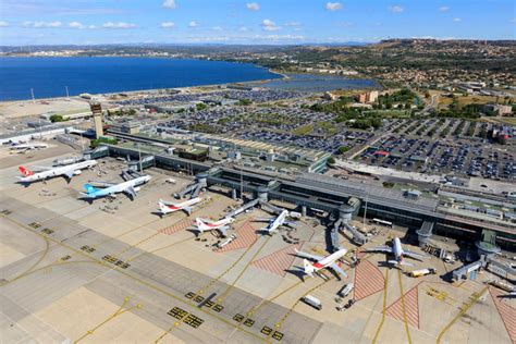 En Direct A Roport Marseille Provence Le Hall A Du Terminal