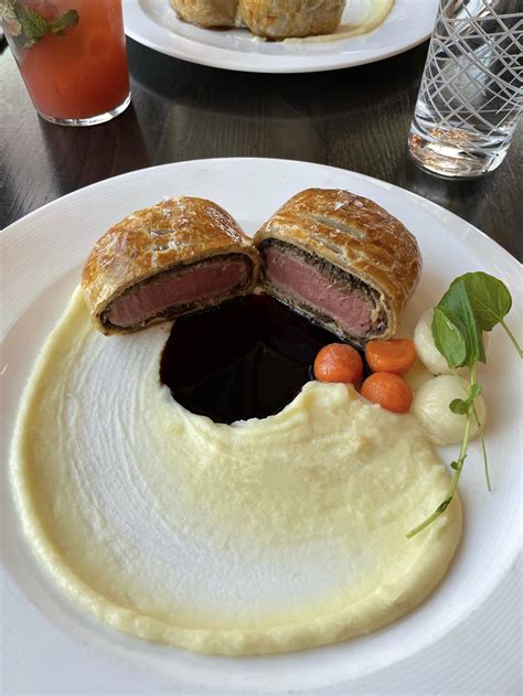 Beef Wellington At Gordon Ramsay Hells Kitchen Las Vegas Dining