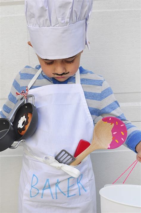 Easy customized Store Bought Baker + Cupcake Halloween Costumes