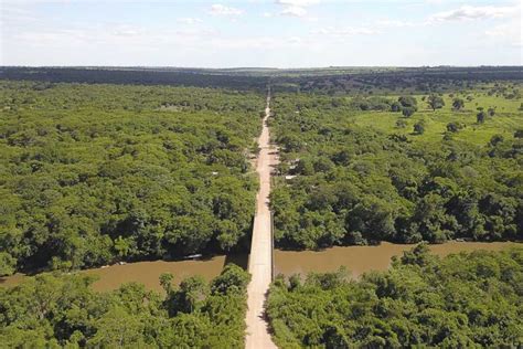 Pavimenta O Da Br Representa Al Vio No Acesso Ponte Do Grego Em