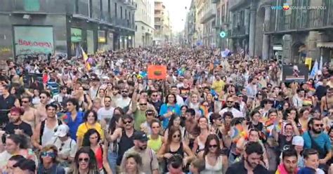 Insultato E Minacciato Con Un Coltello Attivista Di Sinistra Italiana