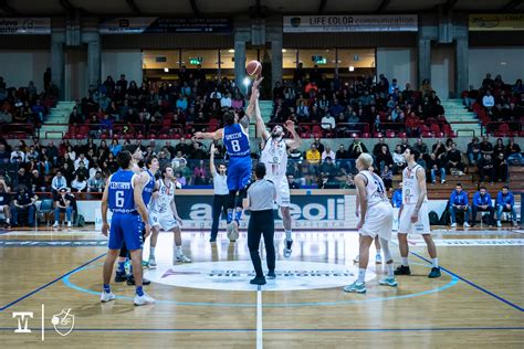 Basket B Nazionale Jesi E Fabriano Sei Partite Per I Play Off Lo