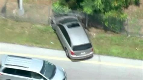 High Speed Car Chase In Miami Ends With Police Firing Shots Youtube