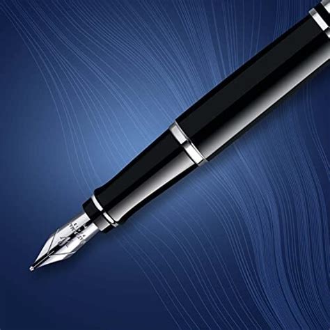 Waterman Expert stylo plume noir brillant avec attributs chromés