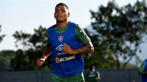 De Contrato Renovado O Fluminense Marcelinho Est Em Recupera O