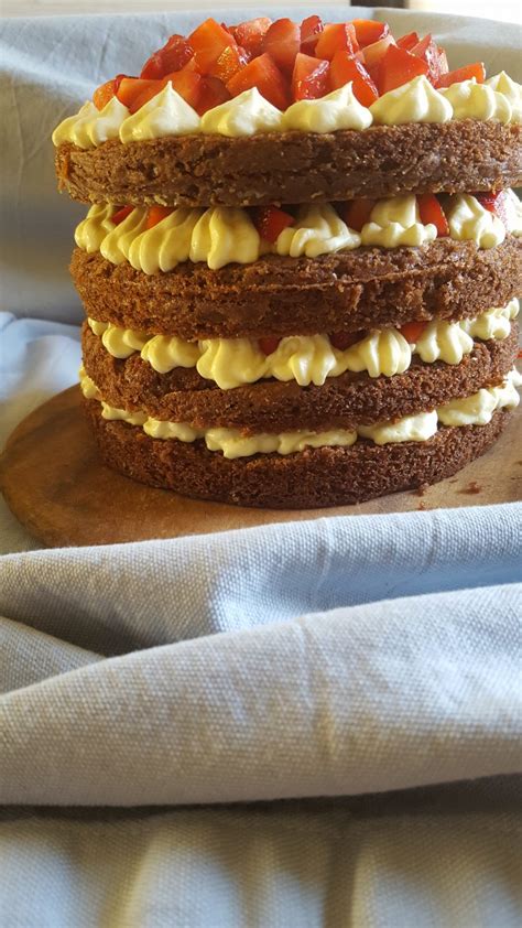 Naked Cake Con Base Al Cacao Crema Di Mascarpone E Fragole Blog Di Incucinaconpepperpot