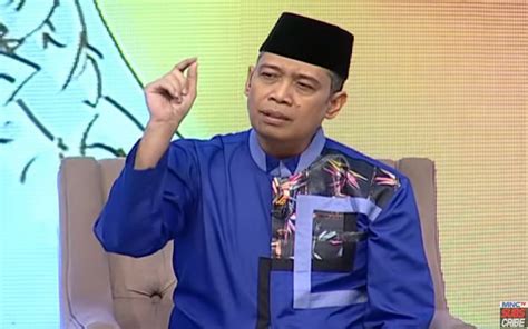 Ustadz Dhanu Ingatkan Bahaya Virus Gila Pujian Ini Obatnya Okezone