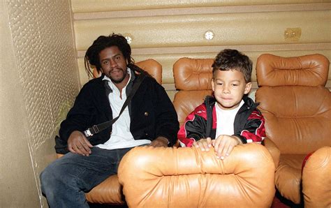 Photo Le Chanteur Tonton David Ici Avec Son Fils La Prei Re Du