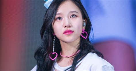 People Cant Get Over How Beautiful Twices Mina Looks Even When Shes