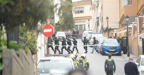 La Guardia Civil Detiene Al Hombre Atrincherado Que Amenazaba Con