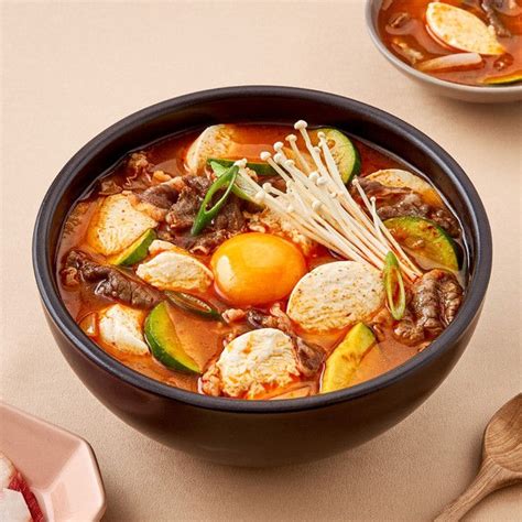 홀리데이키친 우삼겹 순두부찌개 밀키트 2인분 윙잇 일상을 편하고 맛있게