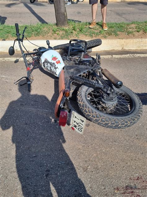 Motociclista De Anos Morre Ap S Colis O Caminhonete Em Avenida