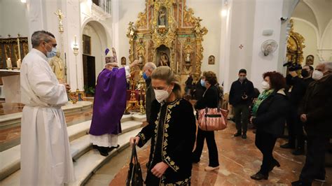 Im Genes De La Imposici N De Cenizas En El Inicio De La Cuaresma En La