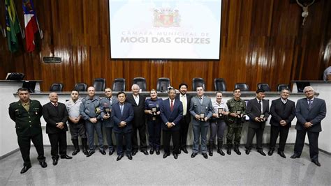 C Mara De Mogi Entrega Medalhas A Policiais E Guardas Municipais