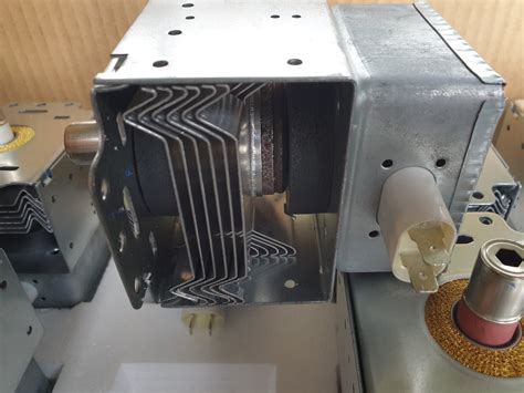 Magnetron 2450 MHz Mikrowelle Ersatzteil Type 214 1 HighVoltageShop