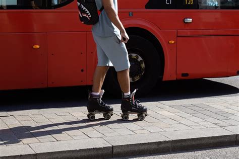 Roller Skating Vs Rollerblading Which Is Right For You Rainbow