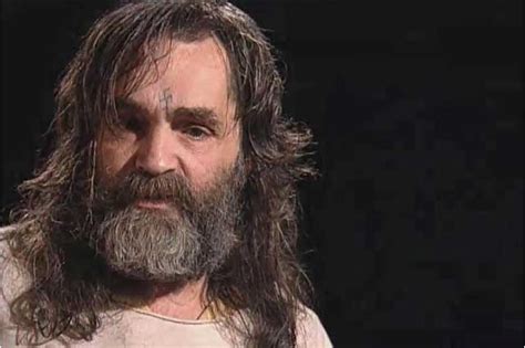 Muere a los 83 años el asesino Charles Manson e consulta