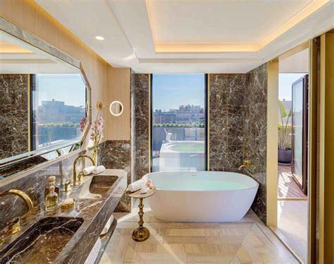 Luxury Hotel Suites Bathroom