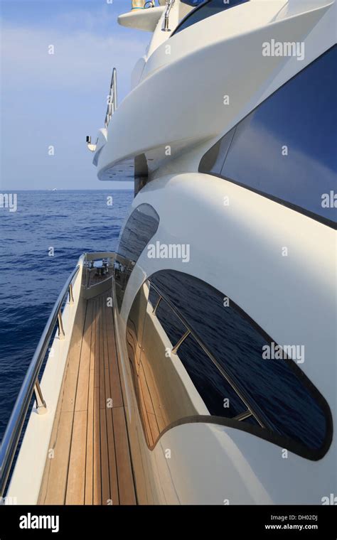 Ships rail hi-res stock photography and images - Alamy