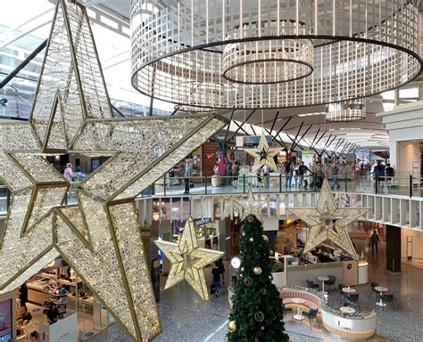 15 Gorgeous Christmas Light Displays To See In Sydney In 2025