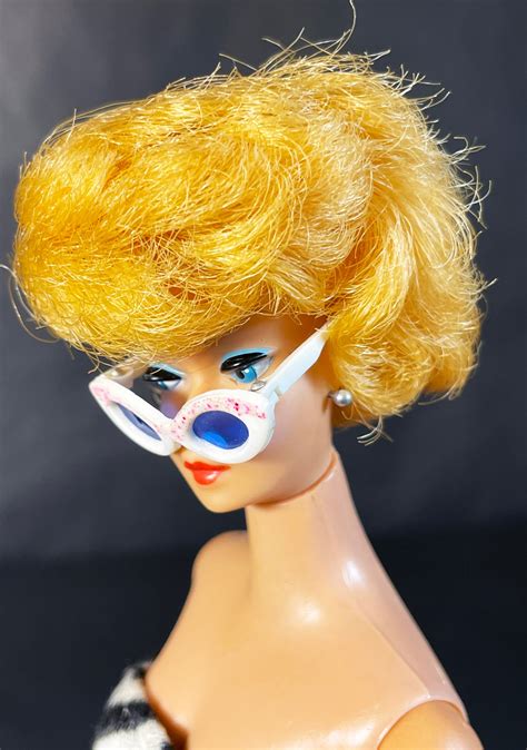 Vintage 1960s Bubblecut Blonde Barbie In Iconic Swim Suit 29143