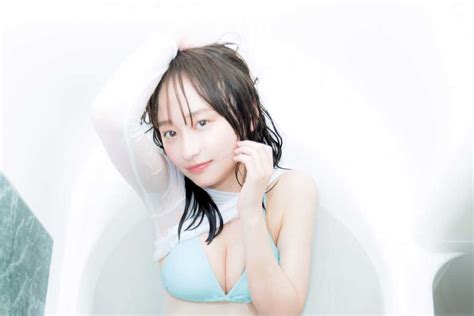 日向坂46の影山優佳、初写真集でぬれ髪の水着カット披露 サンスポ