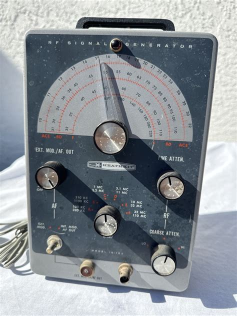 Vintage Heathkit Rf Signal Generator Model Ig 102 Powers On Untested Ebay