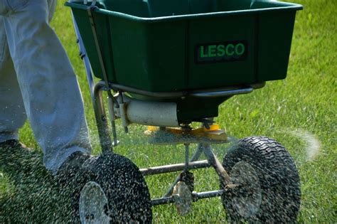 Fertilizing A Roadside Lawn Roadside Turf