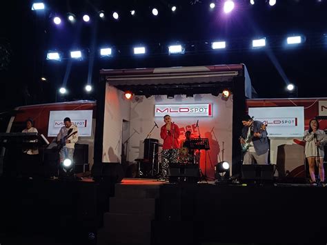 Eazymusiq Tutup Meriah Jazz Traffic Festival Di Stage Bus Grand City