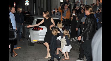 Vid O Brad Pitt Et Angelina Jolie Quittant Le Restaurant Kuchi Avec