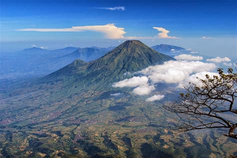 Mendaki Gunung Sindoro Dan Sumbing Basecamp Petualang