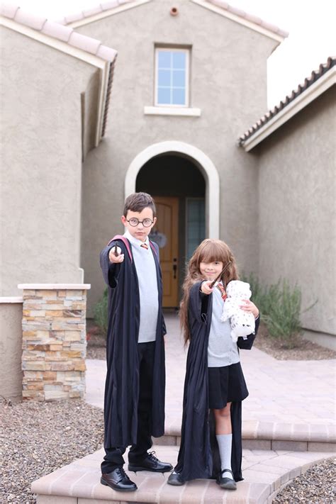 Easy DIY Harry Potter Family Halloween Costumes